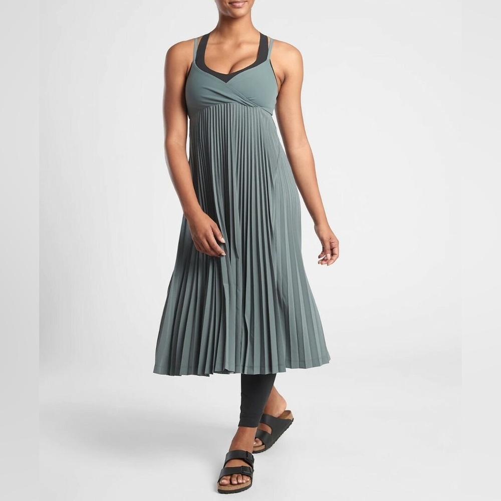 Athleta Pirouette Layering Midi Pleat Dress Metropolis Grey Women's Medium $129